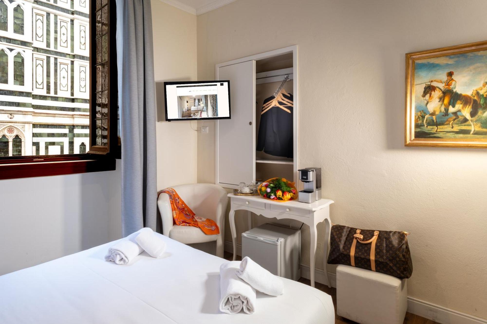 อิล แตร์ราซซิโน ซุลลา กัตเตดราเล Bed & Breakfast ฟลอเรนซ์ ภายนอก รูปภาพ